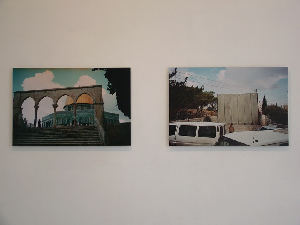 0025_kader_attia_2008_g-le_vide_d-le_plein_chaque_66-5x100cm_resize