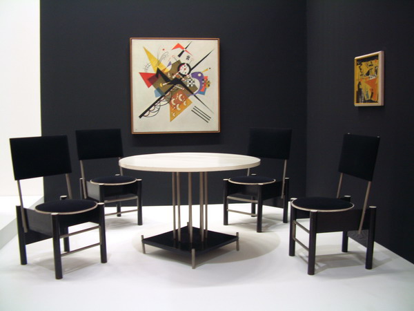 00106 Bauhaus 左 kandinsky (auf weiss II 1923) 家俱 1926_縮小大小