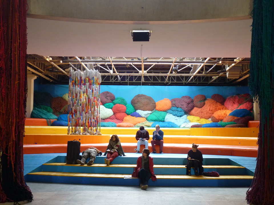 001-2 Sheila Hicks ne 1934 USA baoli 2014