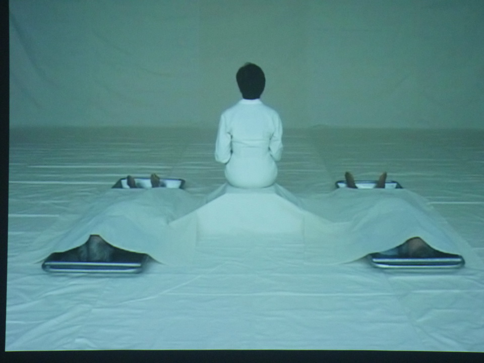 026-6 Araya Rasdjarmrearnsook b1957 conversation I-III 2005 video 12mm