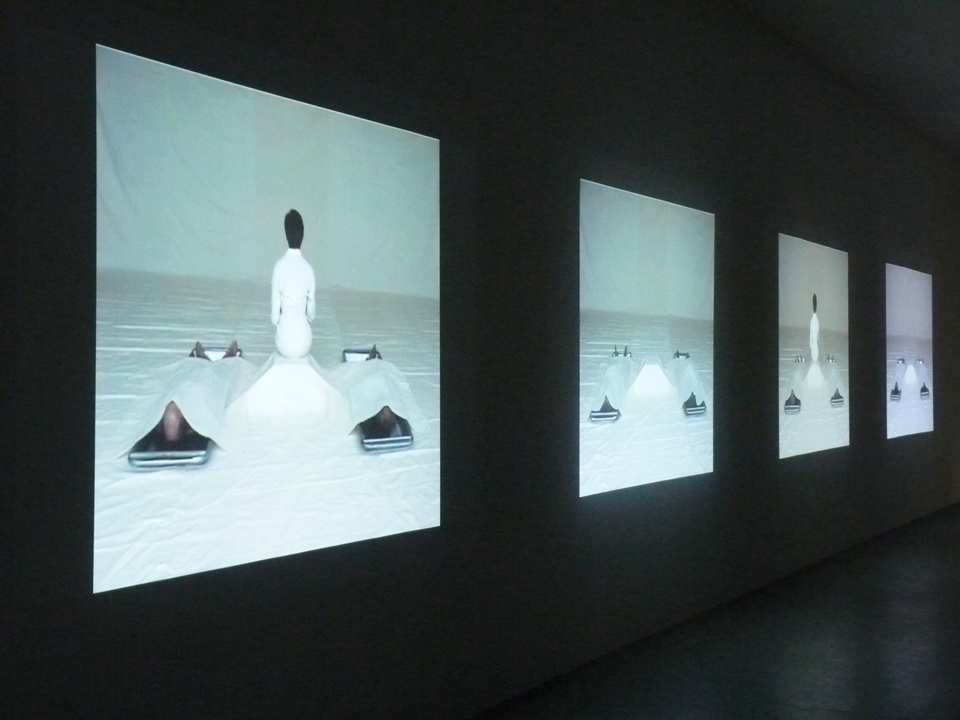 026 Araya Rasdjarmrearnsook b1957 conversation I-III 2005 video 12mm