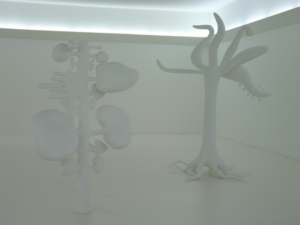 021-2 Christophe Berdaguer -Maris Pejus b1968-69 E.17 Y.40 A.18 C.28 X.40 0.13.5 2014 polytyrein resine filbre de verre peinture