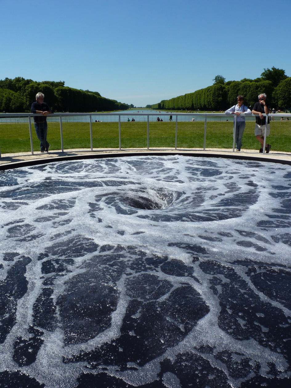 0109-4 Anish Kapoor descension 2015 installation