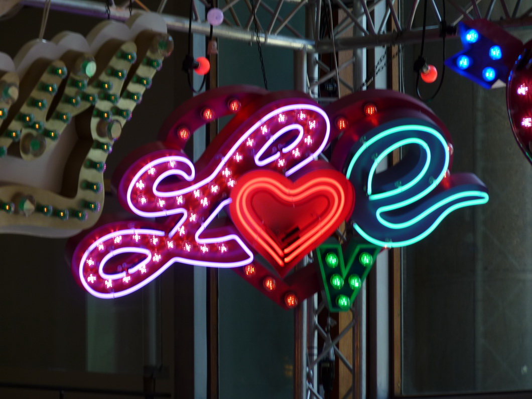 006 Chris Bracey neon man 2015