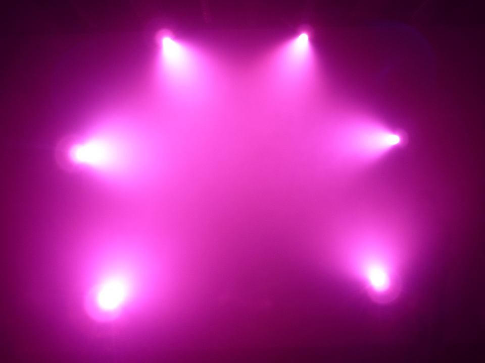 033 Ann Veronica Janssens rose 2007 installation