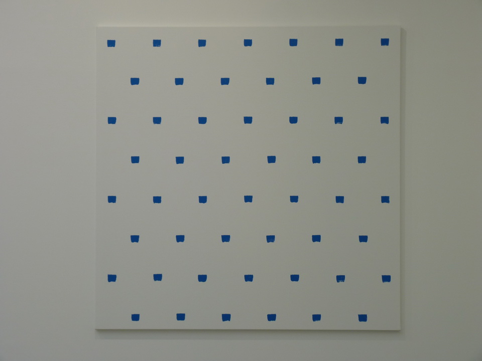 052 Niele Toroni empreintes des pinceau n-50 a intervalles reguliers de 30cm acrylique bleue sur toile 200x200cm 2016