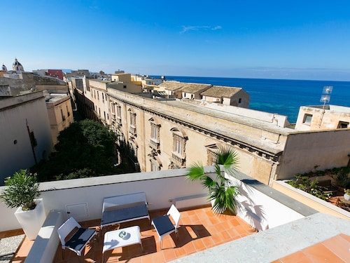 Zibibbo Suites & Rooms