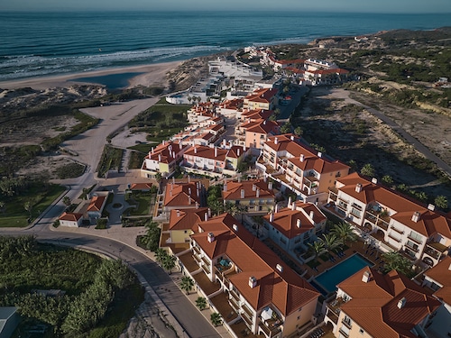 Praia D'El Rey Golf and Beach Resort