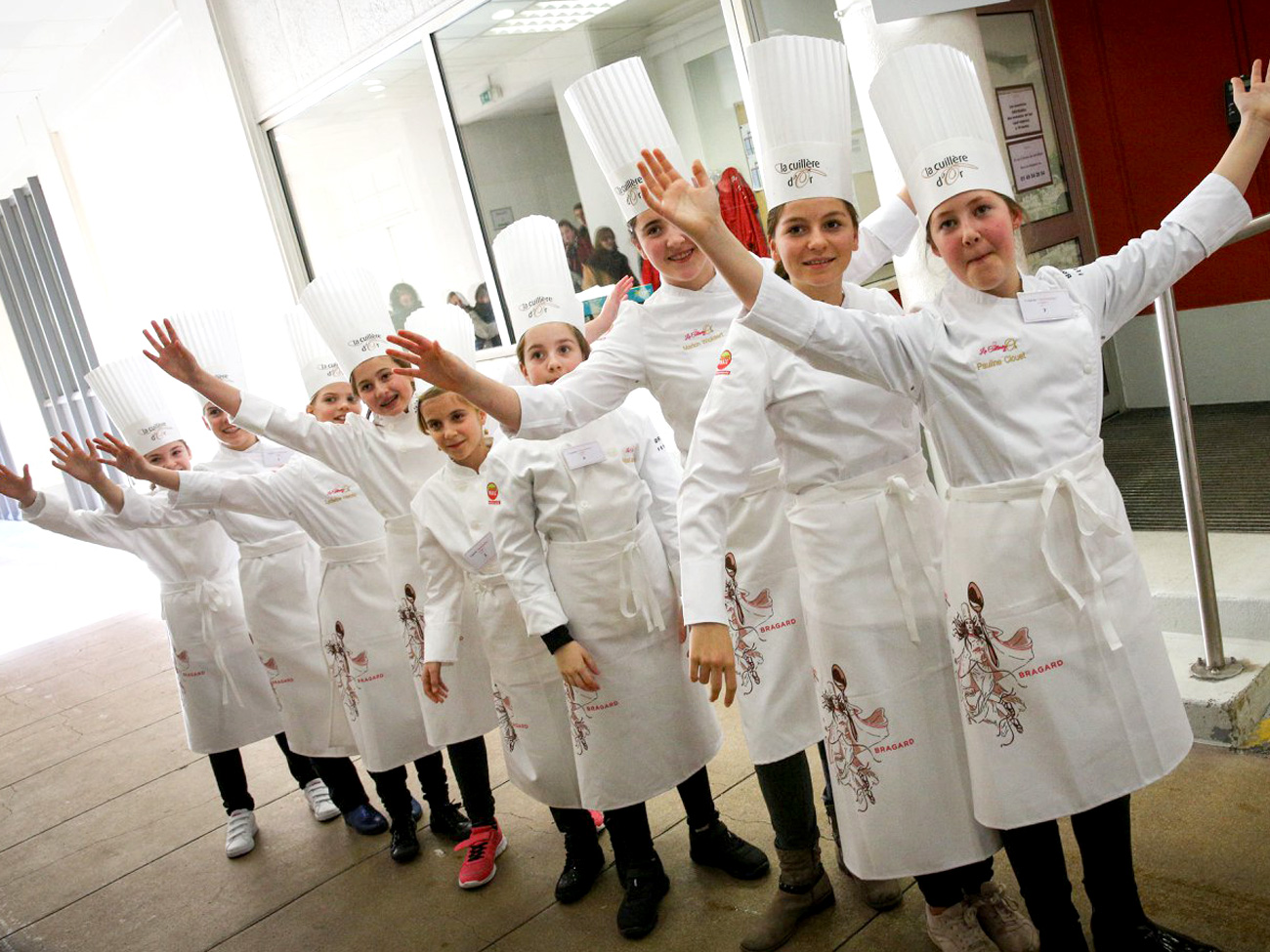 Concours de gastronomie pour petites filles