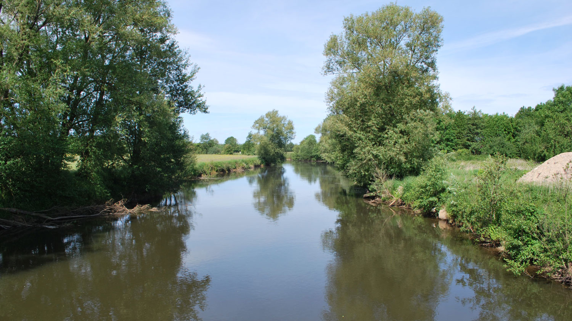 Cours d'eau de la Chiers dans les Ardennes