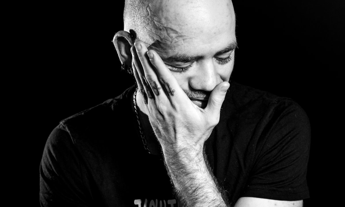 Portrait homme au reveil