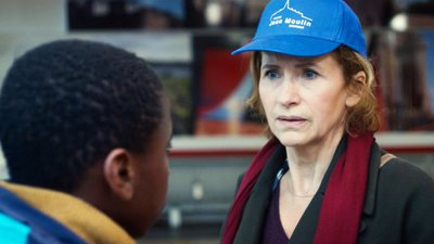 Adèle regarde Nassim