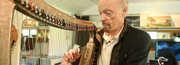 Alan Stivell fait de la harpe - LGB