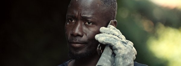 Alias - Homme au téléphone