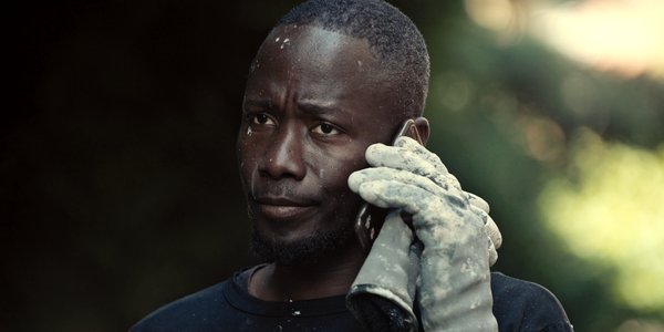 Alias - Homme au téléphone