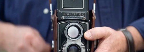 Appareil Rolleiflex - Les vacances bretonnes de Robert Doisneau