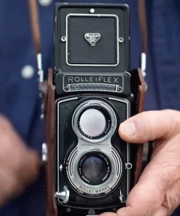 Appareil Rolleiflex - Les vacances bretonnes de Robert Doisneau