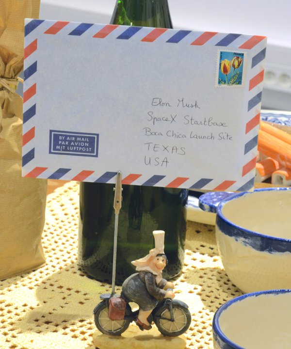 Carton voyageur lettre elon musk cover