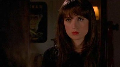 Cecile Cassel devant miroir O Jeunesse Guillet