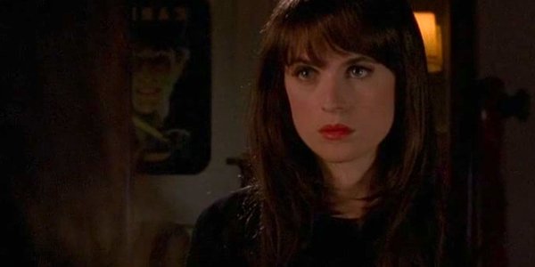 Cecile Cassel devant miroir O Jeunesse Guillet