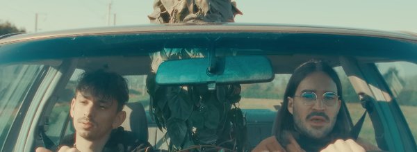 Double volant dans la voiture - atoem