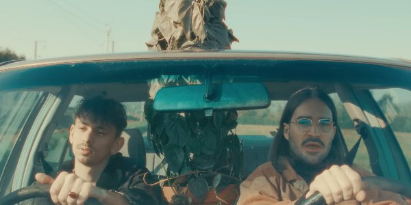 Double volant dans la voiture - atoem