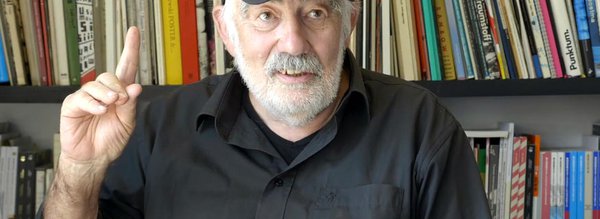 Doigt Leve Le Quernec Cover Face au mur