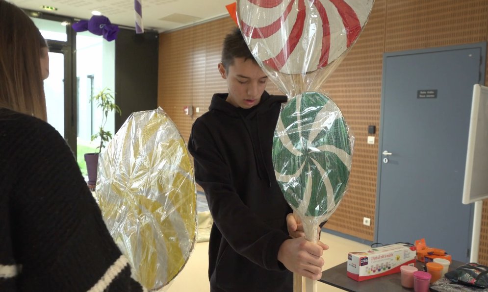 Eleve avec sucette - Gourmandise