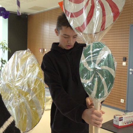 Eleve avec sucette - Gourmandise