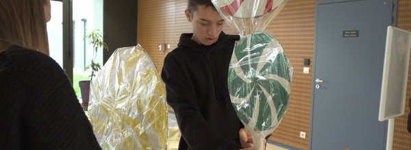 Eleve avec sucette - Gourmandise