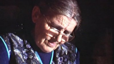 En train de moudre le café Anjela Duva