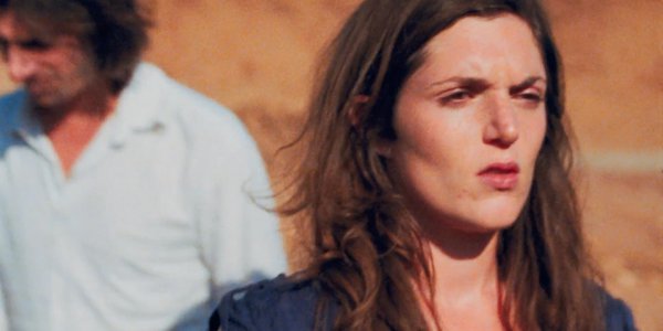 Femme regard dans le vide - Old Love Desert