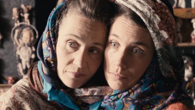 Foulard et yeux ouvert en grand - Elles te regardent