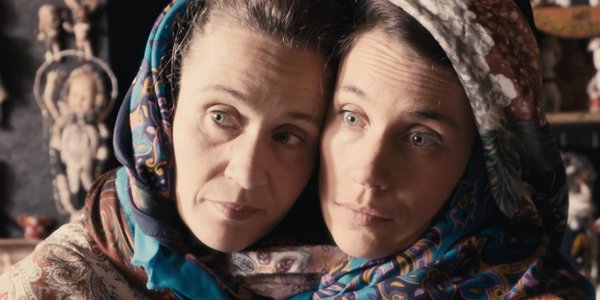 Foulard et yeux ouvert en grand - Elles te regardent