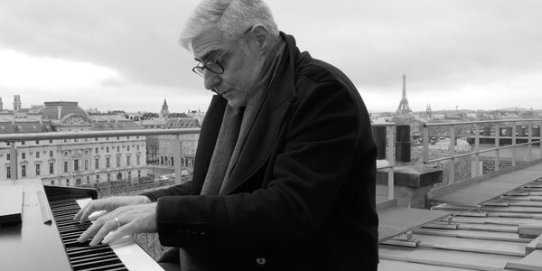 Giovanni piano toits de paris - Les chants magnetiques