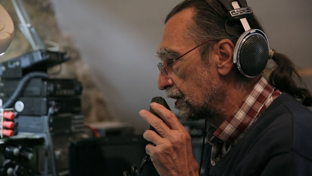 Hans au micro - Portrait Mellionnec