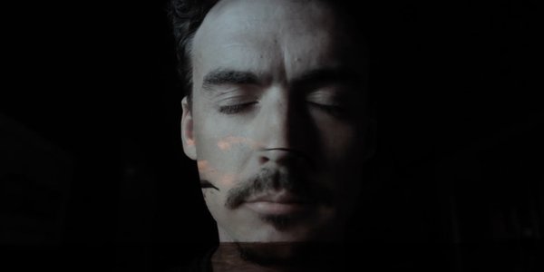 Header - Sable rouge