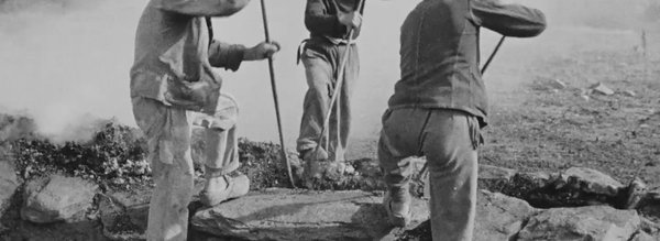 Hommes au travail - Goémons