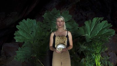 Laurene devant plantes Cover Lunis Nautilus Tide