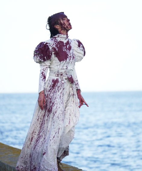 Lena en robe peinture