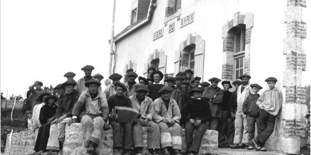 Marins noir blanc groupés almanach Goualledec