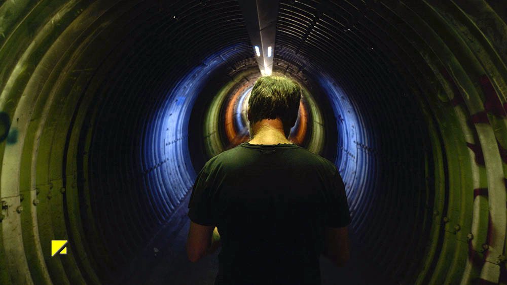 Philippe Languille lit le livre de Souad Labbize