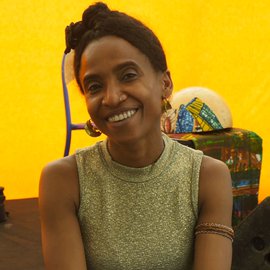 Portrait Mar'na souriante