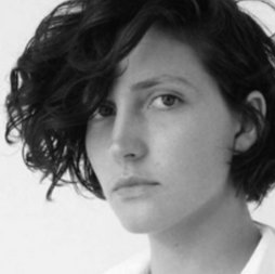 Portrait Hannah Papacek Harper