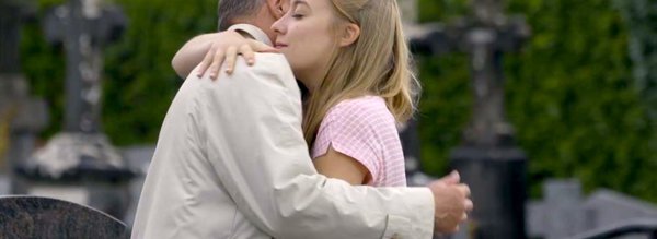 Petit Michel dans les bras de sa mère