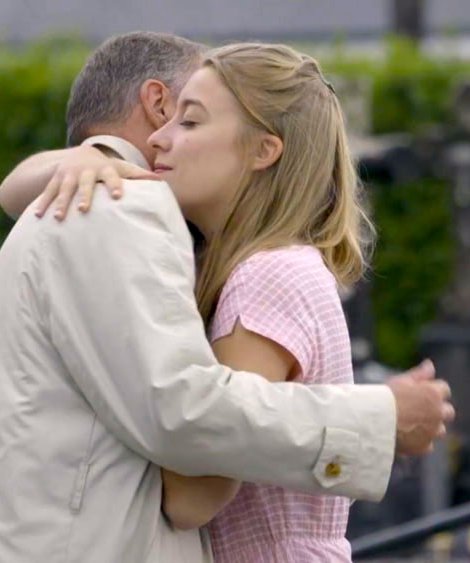 Petit Michel dans les bras de sa mère