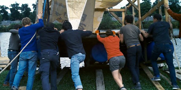 Radeau à l'eau - Ile-errance