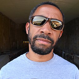 Robot Sapiens Portrait Sans Chien.jpg