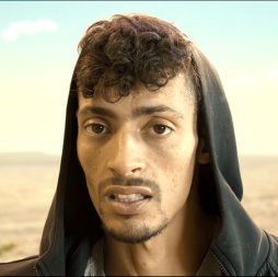 Tataa Jalel pour le clip Gizeh