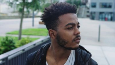 Uyêshi, vivre - cover